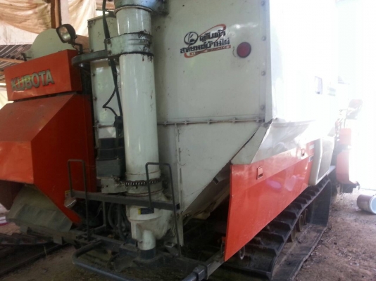 ขายรถเกี่ยวข้าวKUBOTA DC95 เครื่องดี ช่วงล่างดี ทำงานน้อย ใบแท็กซื้อใหม่ยังไม่ได้ใช้1ข้าง ทำงานคล่อง  เกี่ยวเร็ว พร้อมใช้งาน เอกสารพร้อมโอน สนใจโทร090-8588220คุณนะ ID:narong498 หรือwww.truck.in.th/498