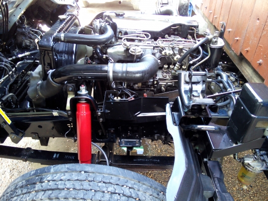 6 ล้อกลาง  ISUZU  *Euro.2*  NQR 140 แรงม้า+Turbo+Inter  *ยาว 5.50 ม.* รถสวยจริง * รถห้างแท้ * มีเล่มพร้อม*  ( ต่อคอกใหม่ให้ )