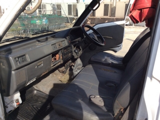 ขายรถตู้ มิตซู L300 ประตูเปิด2ด้าน จดปี05 เครื่องดีเซล 4D56 เกียร์ธรรมดา เพาเวอร์ เบะหนัง เบาะหลัง2แถว แอร์เย็น แอร์ราวหลัง เครื่องแน่นดีมาก เกียร์แน่น ช่วงล่างดีครับ บ