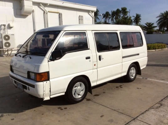 ขายรถตู้ มิตซู L300 ประตูเปิด2ด้าน จดปี05 เครื่องดีเซล 4D56 เกียร์ธรรมดา เพาเวอร์ เบะหนัง เบาะหลัง2แถว แอร์เย็น แอร์ราวหลัง เครื่องแน่นดีมาก เกียร์แน่น ช่วงล่างดีครับ บ