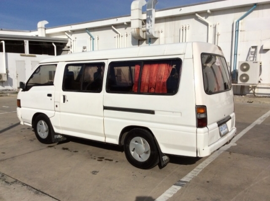 ขายรถตู้ มิตซู L300 ประตูเปิด2ด้าน จดปี05 เครื่องดีเซล 4D56 เกียร์ธรรมดา เพาเวอร์ เบะหนัง เบาะหลัง2แถว แอร์เย็น แอร์ราวหลัง เครื่องแน่นดีมาก เกียร์แน่น ช่วงล่างดีครับ บ