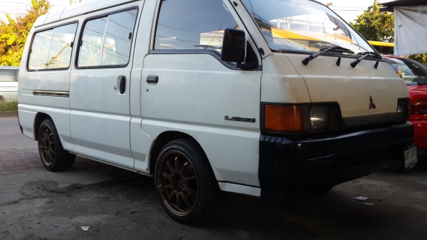 ขายรถตู้แต่งเครื่องเสียง