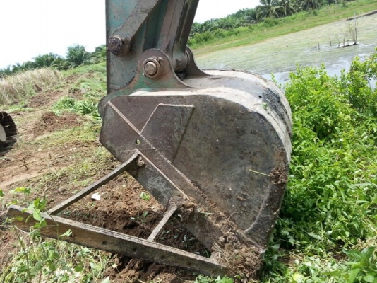 รถแบคโฮ KOBELCO SK200 / YN - 10 ( รถทำงาน 13,xxx ชม. ) , ( มีขาย 3 คัน. ) สนใจติดต่อ 081 - 6079515 รถแบคโฮ KOBELCO SK200 / YN - 10 ( รถทำงาน 13,xxx ชม. ) , ( มีขาย 3 คัน. ) สนใจติดต่อ 081 - 6079515