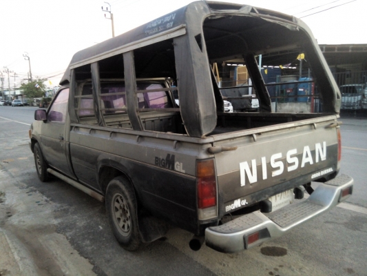 **ขายแล้ว ขอบคุณทุกสายครับ ** ขายกะบะเดิมๆ มือเดียว บางๆๆทั้งคัน เดิมจัด NISSAN BIGM ดีเซลSD25