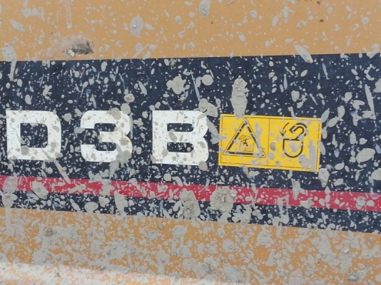 รถไถ CAT  D3B   ( มีขาย 2 คัน. )  สนใจติดต่อ 081 - 6079515