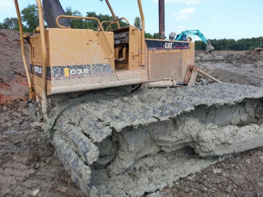 รถไถ CAT  D3B   ( มีขาย 2 คัน. )  สนใจติดต่อ 081 - 6079515