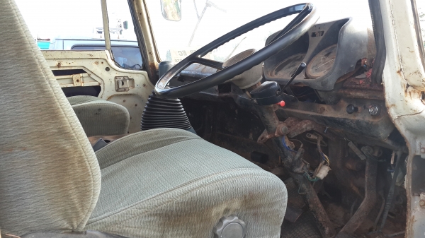 ขายด่วนสิบล้อเพลาเดียว เทรนเลอร์บรรทุกแบ็คโฮ200-320สบายราคาไม่แพงโทร0843923995