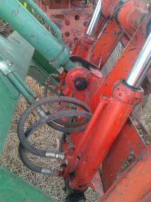 ขายคีบอ้อย KMT สภาพใหม่มาก ถอดออกจาก6600 คีบได้ปีเดียว