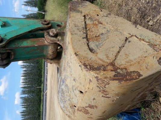 รถแบคโฮ KOBELCO SK - 140 ( รถทำงาน 1,9xx ชม. ) , ( มีขาย 3 คัน. ) สนใจติดต่อ 081 - 6079515 รถแบคโฮ KOBELCO SK - 140 ( รถทำงาน 1,9xx ชม. ) , ( มีขาย 3 คัน. ) สนใจติดต่อ 081 - 6079515