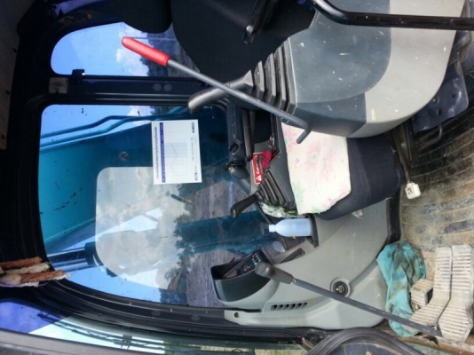 รถแบคโฮ KOBELCO SK - 140 ( รถทำงาน 5,4xx ชม. ) , ( มีขาย 3 คัน. ) สนใจติดต่อ 081 - 6079515 รถแบคโฮ KOBELCO SK - 140 ( รถทำงาน 5,4xx ชม. ) , ( มีขาย 3 คัน. ) สนใจติดต่อ 081 - 6079515