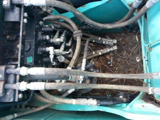 รถแบคโฮ KOBELCO SK - 140 ( รถทำงาน 5,4xx ชม. ) , ( มีขาย 3 คัน. ) สนใจติดต่อ 081 - 6079515 รถแบคโฮ KOBELCO SK - 140 ( รถทำงาน 5,4xx ชม. ) , ( มีขาย 3 คัน. ) สนใจติดต่อ 081 - 6079515