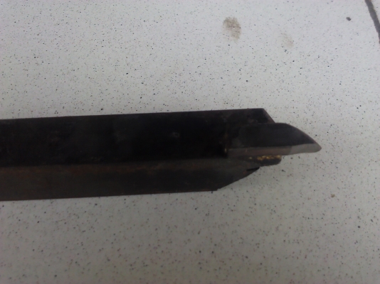 มีดกลึงแบบเชื่อมติดพร้อมด้ามและเจียร์ให้(มีVDOทดสอบกลึงให้ดู) ใช้ได้เลยเมื่อไปถึง เชื่อมให้แบบหนึ่งด้านและสองด้าน