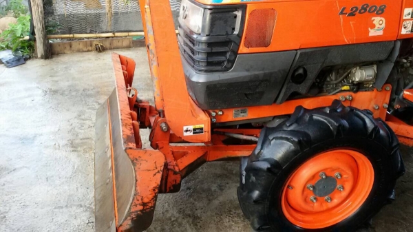 ปัญญาแทรคเตอร์มาแล้ว...จัดมาให้ครับ คูโบต้า L2808 ใบมีด พร้อมผาน5ตราช้าง เล่มทะเบียนพร้อม ส่งทั่วไทย จัดส่ง อ.เมือง จ.เพชรบูรณ์