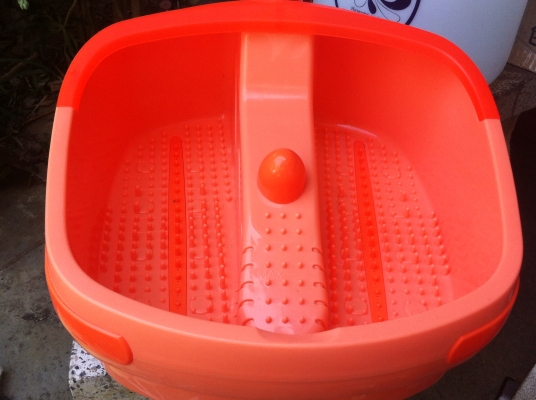 เครื่องทำสปาเท้า Aussie เป็นการช่วยผ่อนคลายเท้าด้วยการทำสปามีการสั่นและ มีฟองอากาศช่วยการนวด เครื่องทำสปาเท้า Aussie เป็นการช่วยผ่อนคลายเท้าด้วยการทำสปามีการสั่นและ มีฟองอากาศช่วยการนวด