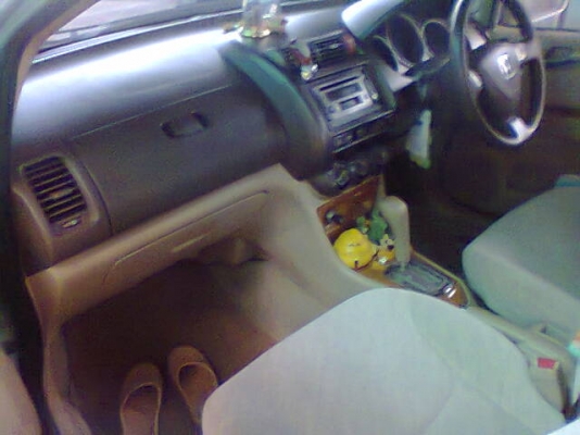 ขายHONDA CITY ปี04 ตัวท๊อป รถผู้หญิงใช้ครับ ขาย190,000บาท มีประกันชั้น1 แถมให้ไปด้วยครับ(เพิ่งทำได้เดือนเดียว)