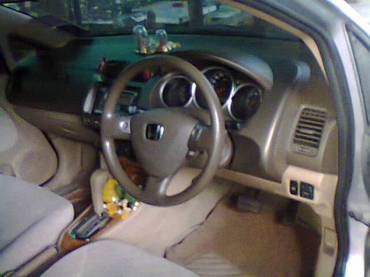 ขายHONDA CITY ปี04 ตัวท๊อป รถผู้หญิงใช้ครับ ขาย190,000บาท มีประกันชั้น1 แถมให้ไปด้วยครับ(เพิ่งทำได้เดือนเดียว)