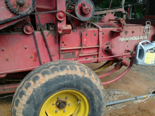 ขายเครื่องอัดฟาง NEW HOLLAND 276