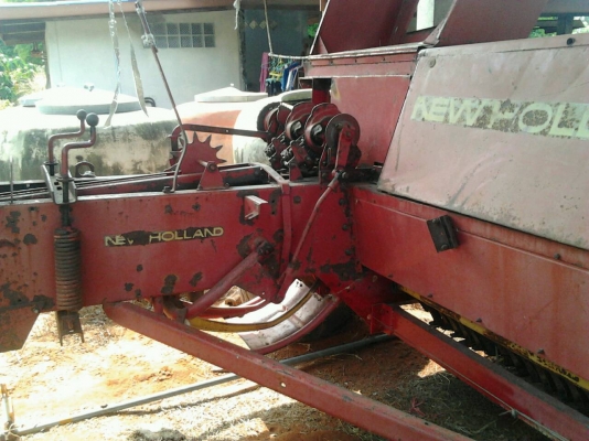 ขายเครื่องอัดฟาง NEW HOLLAND 276
