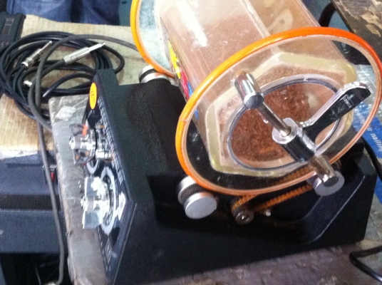 เครื่องขัดเครื่องประดับแบบลูกล้อหมุนกลิ้งพร้อมลูกขัดในกล่องหมุนรูป 6 เหลี่ยม เครื่องขัดเครื่องประดับแบบลูกล้อหมุน เครื่องขัดเครื่องประดับแบบลูกล้อหมุนกลิ้งพร้อมลูกขัดในกล่องหมุนรูป 6 เหลี่ยม เครื่องขัดเครื่องประดับแบบลูกล้อหมุน