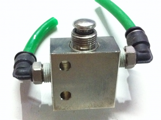 สวิทช์ลมแบบกด เปิด-ปิด ลมยี่ห้อ KOGANEI จากญี่ปุ่น