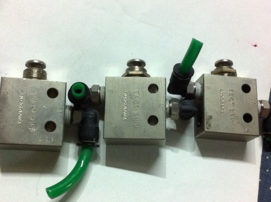 สวิทช์ลมแบบกด เปิด-ปิด ลมยี่ห้อ KOGANEI จากญี่ปุ่น