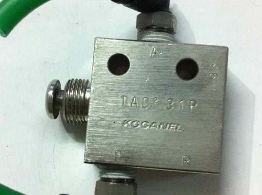 สวิทช์ลมแบบกด เปิด-ปิด ลมยี่ห้อ KOGANEI จากญี่ปุ่น