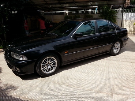 523I E39 ปี 1998 สีดำ สภาพดี สีสวย ติด LPG วิ่งดี เครื่องนิ่ง รถไม่มีปัญหา  รถบ้านใช้เอง
