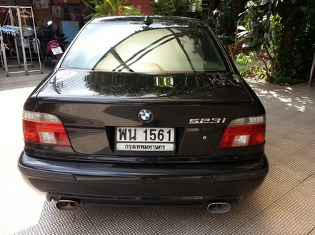 523I E39 ปี 1998 สีดำ สภาพดี สีสวย ติด LPG วิ่งดี เครื่องนิ่ง รถไม่มีปัญหา  รถบ้านใช้เอง