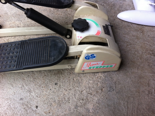 เครื่องออกกำลังกาย MINI STEPPER ยืนเหยียบขึ้นลงเหมือนการก้าวเดินปรับตั้งแรงต้านและความสูงต่ำได้ เครื่องออกกำลังกาย MINI STEPPER ยืนเหยียบขึ้นลงเหมือนการก้าวเดินปรับตั้งแรงต้านและความสูงต่ำได้