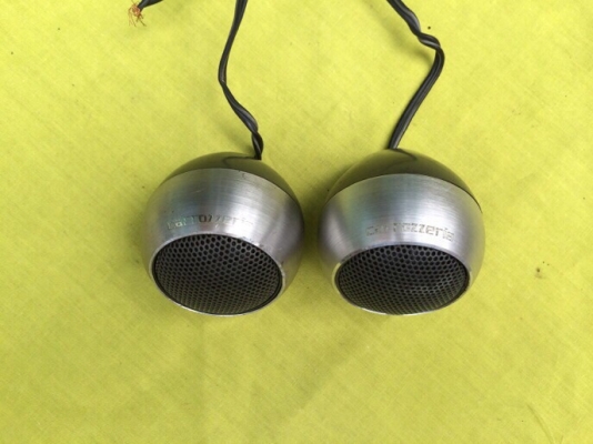 ทวิตเตอร์ Pioneer Carrozzeria ตรงรุ่นตระกูลกรวยเหลือง วางบนคอนโซลหน้ารถ เสียงใสๆ ไม่บาดหู