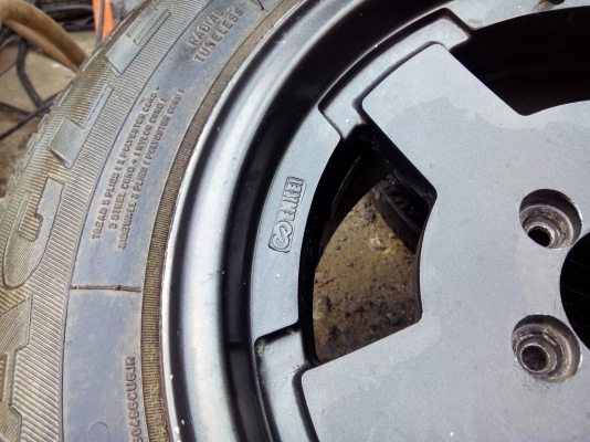 ขายล้อแม็็กเอ็นไกขอบ15" อ๊อฟยื่นๆ 5รู114.3 มี4วง