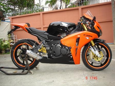 รับสั้งประกอบ รถบึ๊กไบค์ ตระกลู400ccทะเบียนแท้ ดัดแปลงแฟริ่ง ให้เหมือนตัว1000cc หรือสนาม