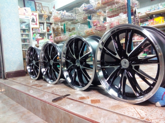 VIP ขอบ17 4รู100et42กว้าง7.5ทำสีปัดเงาสวยกริ๊ปๆ