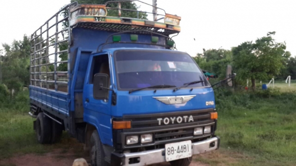 ขาย6ล้อ บรรทุกโตโยต้า DYNA 115 14B ยาว4.30เมตร พร้อมคอกบรรทุก ช่วงล่าง6น็อต สภาพพร้อมลุยงาน กระบะพื้นเหล็ก เอกสารเล่มทะเบียนพร้อมโอน จัดไฟแนนซ์ได้ภายใน1วัน ขาย6ล้อ บรรทุกโตโยต้า DYNA 115 14B ยาว4.30เมตร พร้อมคอกบรรทุก ช่วงล่าง6น็อต สภาพพร้อมลุยงาน กระบะพื้นเหล็ก เอกสารเล่มทะเบียนพร้อมโอน จัดไฟแนนซ์ได้ภายใน1วัน