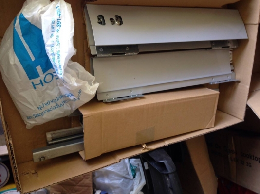 ขายอุปกรณ์ รางลิ้นชักเฟอร์นิเจอร์พร้อมเดือยล๊อค ขายเหมา 5,000 บาท