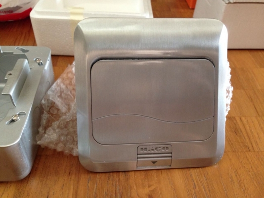 ขายปลั๊กฝัง Floor pop up ยี่ห้อ HACO มีตัวเดียว ขายปลั๊กฝัง Floor pop up ยี่ห้อ HACO มีตัวเดียว