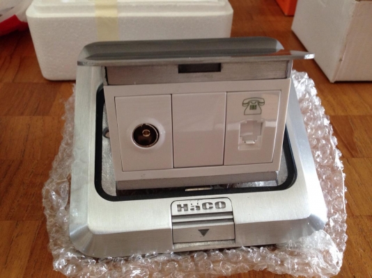 ขายปลั๊กฝัง Floor pop up ยี่ห้อ HACO มีตัวเดียว