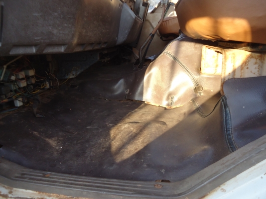 ขายสิบล้อหลงMAเครือง195แรงม้าเทนเลอร์ลากแบคโฮPC200