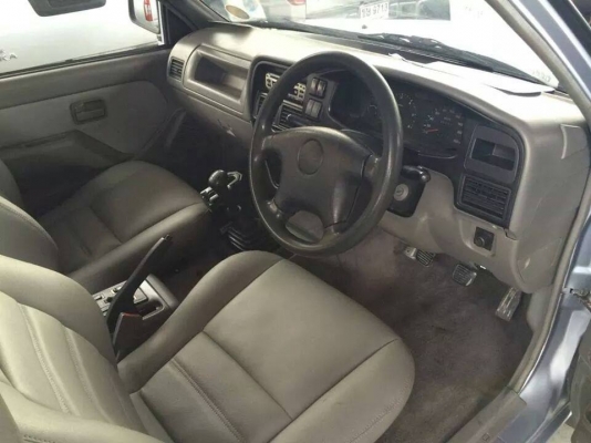 อีซูซุแวนโฉมดรากอน มือเดียว อีซูซุแวนโฉมดรากอน มือเดียว