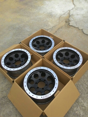 ขาย ล้อ Mickey Thompson Bead Lock 16x8ลบ12สวยๆ ขาย ล้อ Mickey Thompson Bead Lock 16x8ลบ12สวยๆ