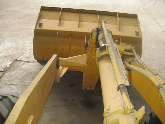 JH 30 B   ตักขึ้น สิบล้อ สภาพพร้อมใช้งาน  530,000 บาท