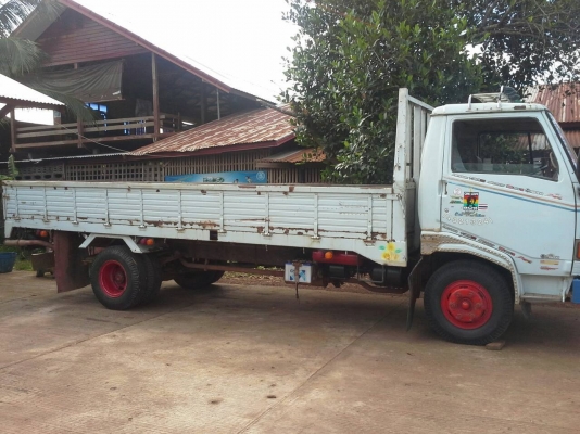 HINO KM779 เครื่องแดง 117แรงม้า ยาว 5.5 ม. ภาษีเต็ม สภาพน่าใช้