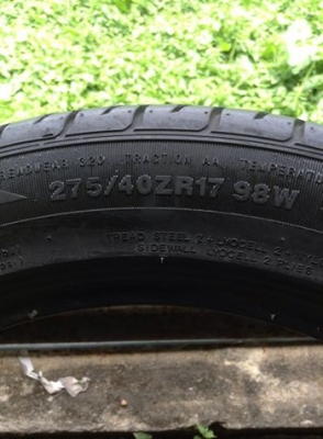 ขายคัฟ  ยางขอบKUMHO ku31 275/40 17ยางปี09 ดอกหนาๆ 1คู่