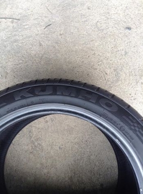 ขายคัฟ  ยางขอบKUMHO ku31 275/40 17ยางปี09 ดอกหนาๆ 1คู่
