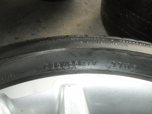 ล้อแม็ก 18นิ้ว 6รู ฟอด พร้อมยาง 235/55R18 สวยๆ 4 ล้อ ราคา 9800 บาท