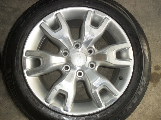 ล้อแม็ก 18นิ้ว 6รู ฟอด พร้อมยาง 235/55R18 สวยๆ 4 ล้อ ราคา 9800 บาท