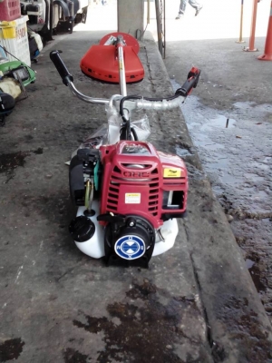 ขายเครื่องตัดหญ้า 4 จังหวะ 3,900 บาท จีนเเท้ ใช้ดี จัดส่งได้