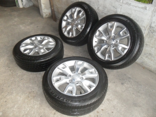 ล้อแม็ก 18นิ้ว 6รู ฟอด พร้อมยาง 235/55R18 สวยๆ 4 ล้อ ราคา 9800 บาท