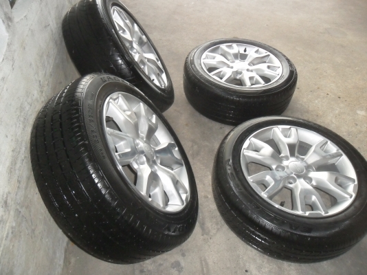 ล้อแม็ก 18นิ้ว 6รู ฟอด พร้อมยาง 235/55R18 สวยๆ 4 ล้อ ราคา 9800 บาท