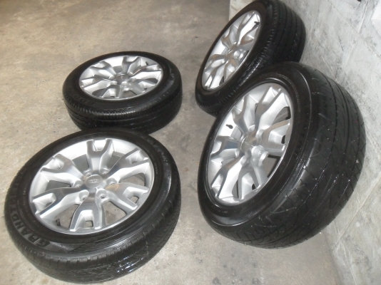 ล้อแม็ก 18นิ้ว 6รู ฟอด พร้อมยาง 235/55R18 สวยๆ 4 ล้อ ราคา 9800 บาท